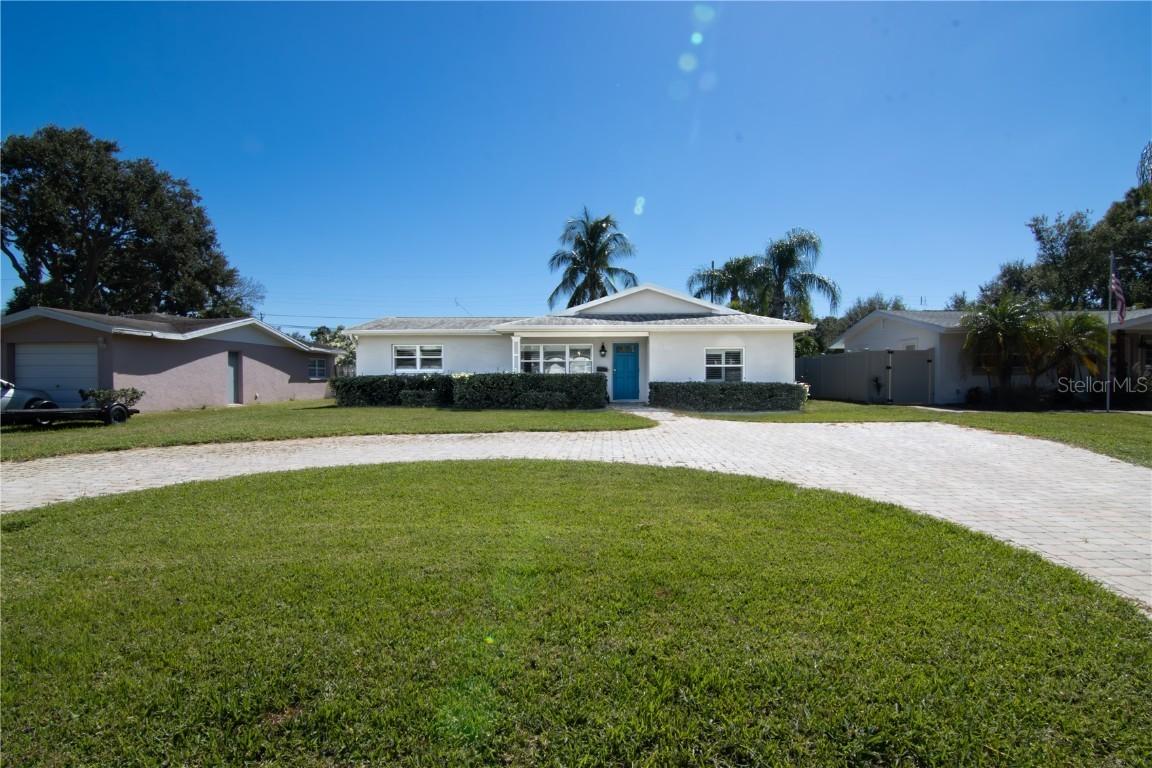 600 43rd Ave., St Petersburg, FL 33703