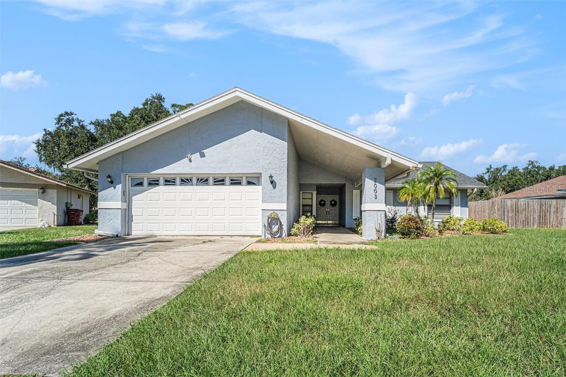 2003 Poplar Ct., Plant City, FL 33563