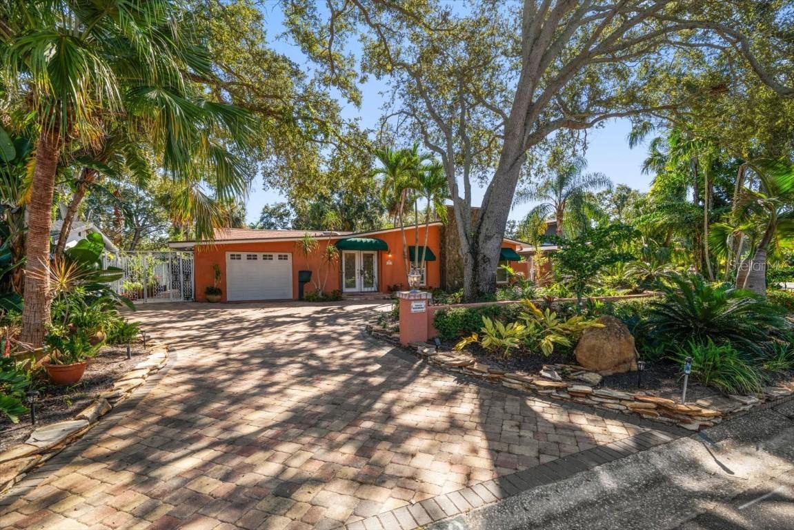 3033 82nd Way, St Petersburg, FL 33710