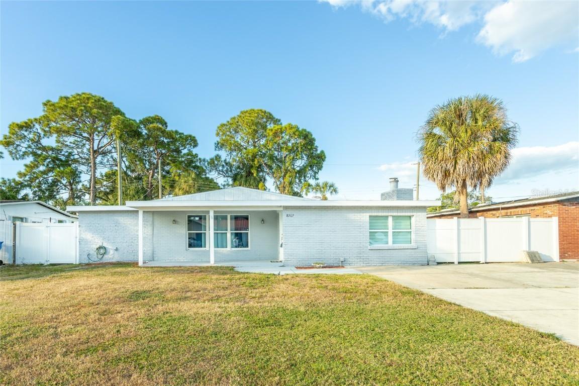 8207 Tanglewood Ln., Tampa, FL 33615