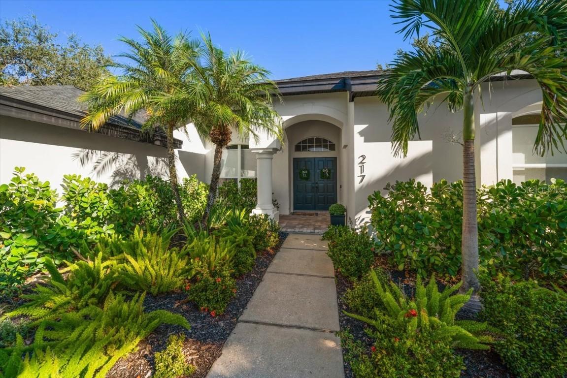 217 Highland Woods Dr., Safety Harbor, FL 34695