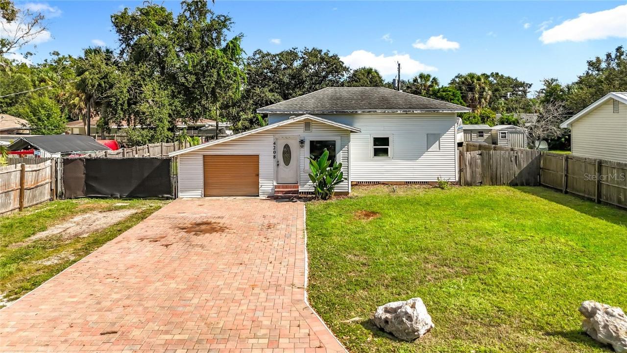4208 3rd Avenue Blvd., Palmetto, FL 34221