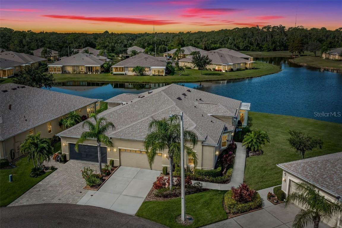 2507 Sapphire Greens Ln. #32, Sun City Center, FL 33573