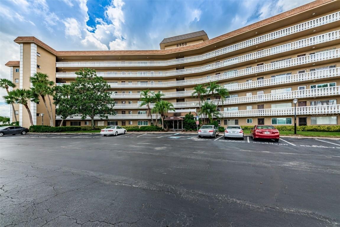 8950 Park Blvd. #206, Seminole, FL 33777