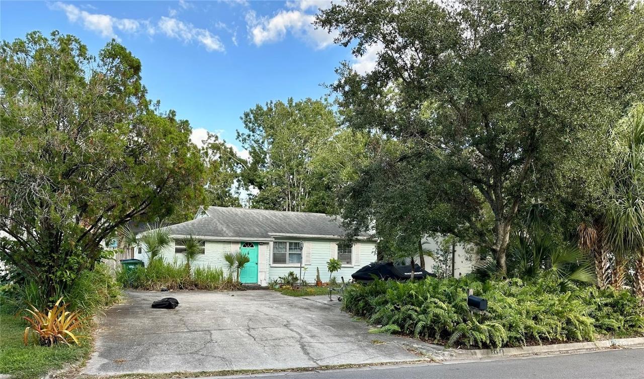 3620 W Royal Palm Cir., Tampa, FL 33629