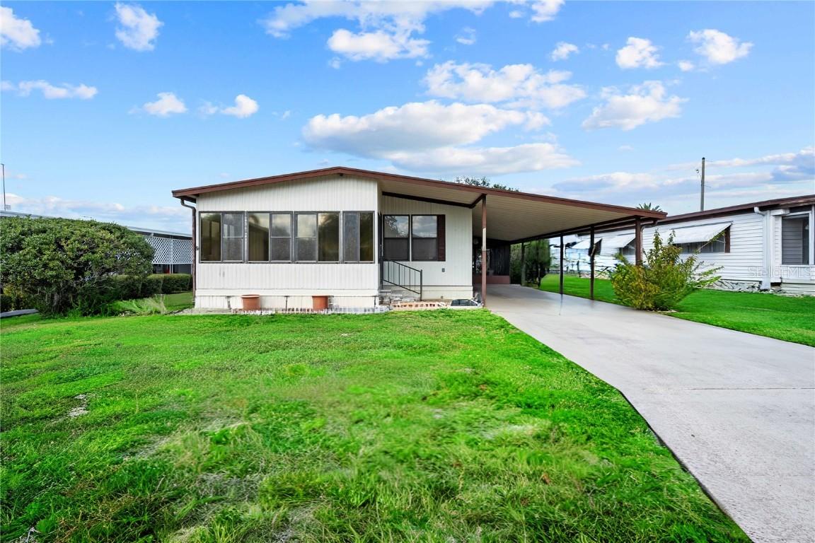 36827 Grace Ave., Zephyrhills, FL 33542