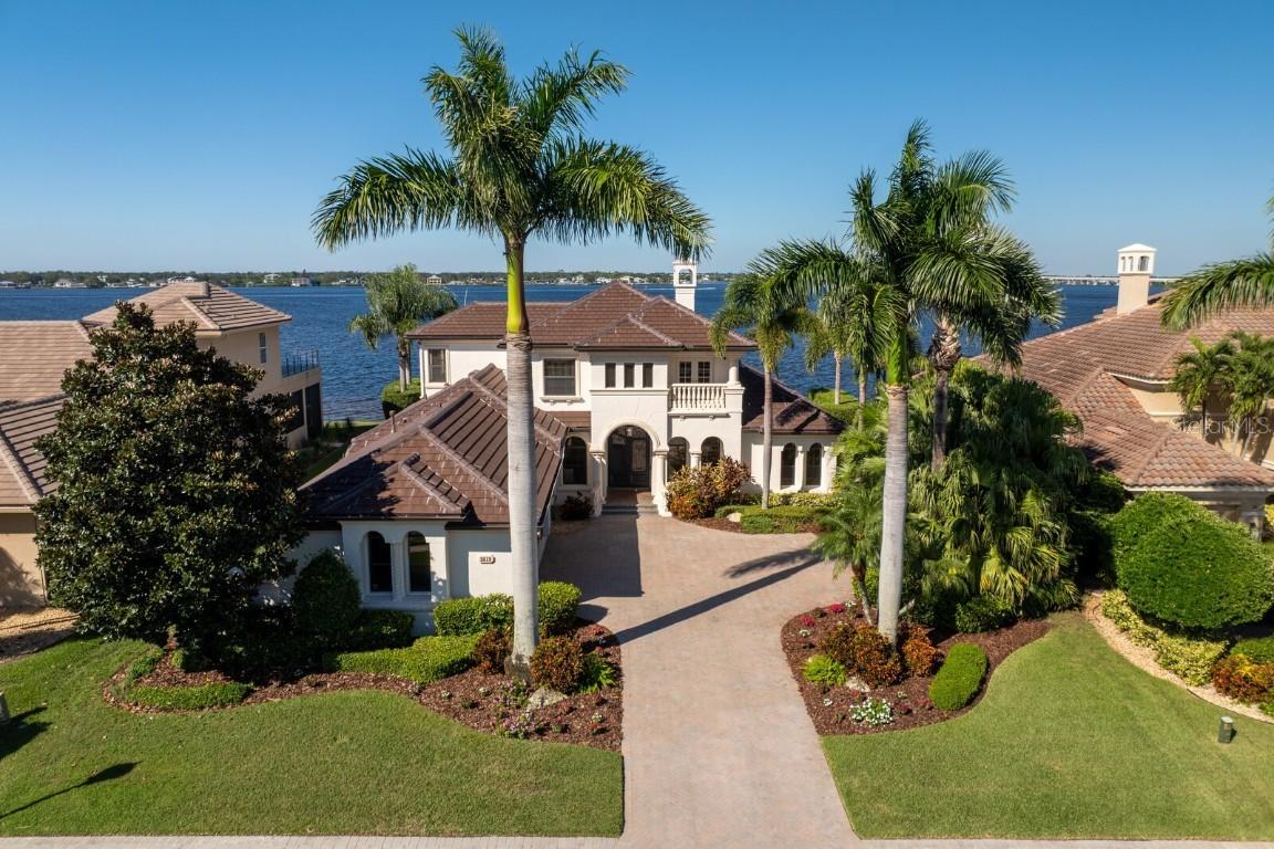 3619 Hawk Island Dr., Bradenton, FL 34208
