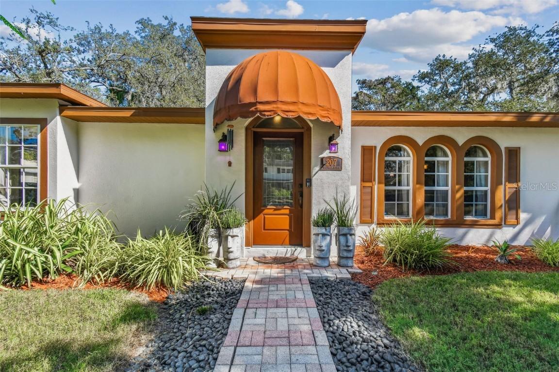207 Willowick Ave., Temple Terrace, FL 33617