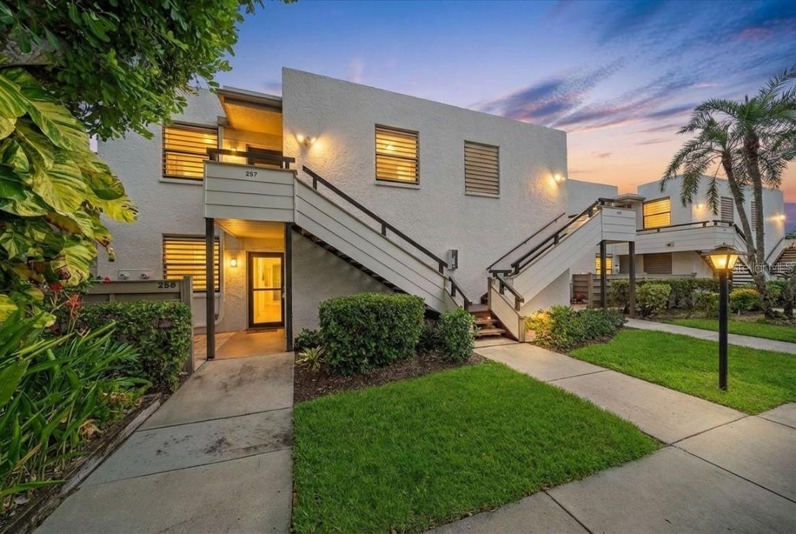 257 Sherwood Dr., Bradenton, FL 34210