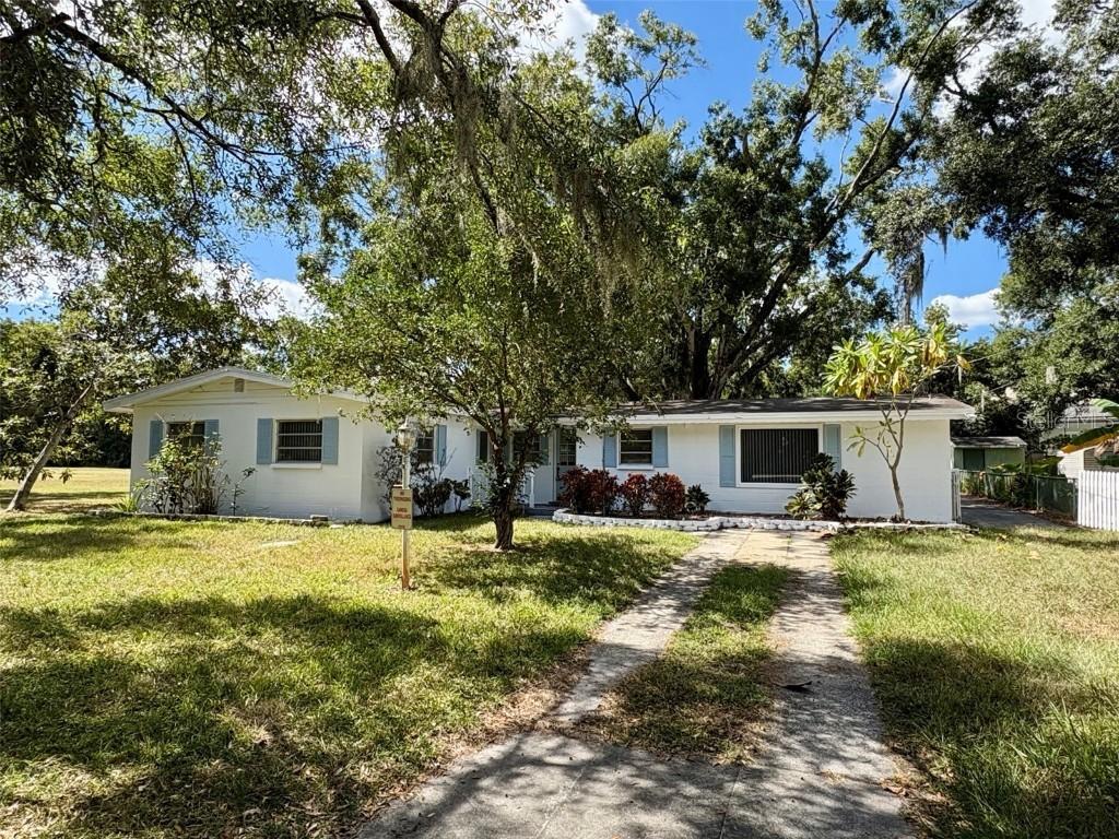 15034 Lake Magdalene Blvd., Tampa, FL 33618