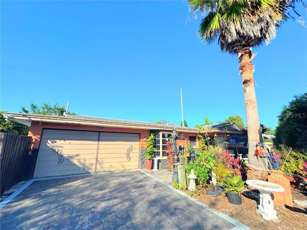 1574 Souvenir Dr., Clearwater, FL 33755