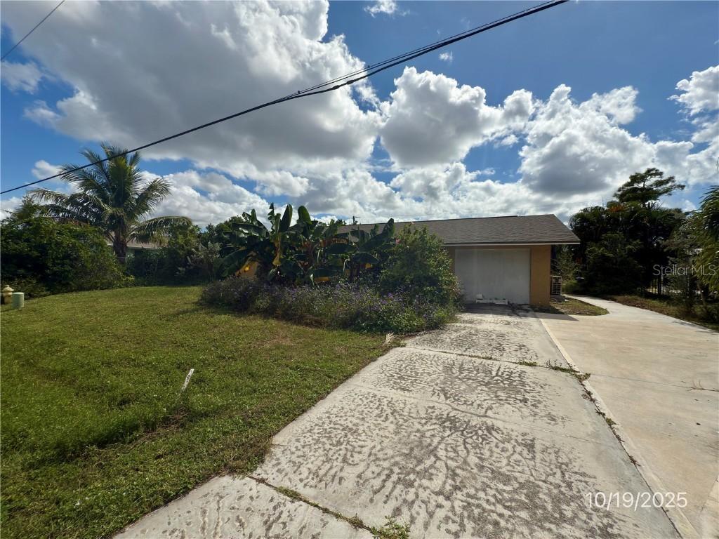 9112 Pineapple Rd., Fort Myers, FL 33967