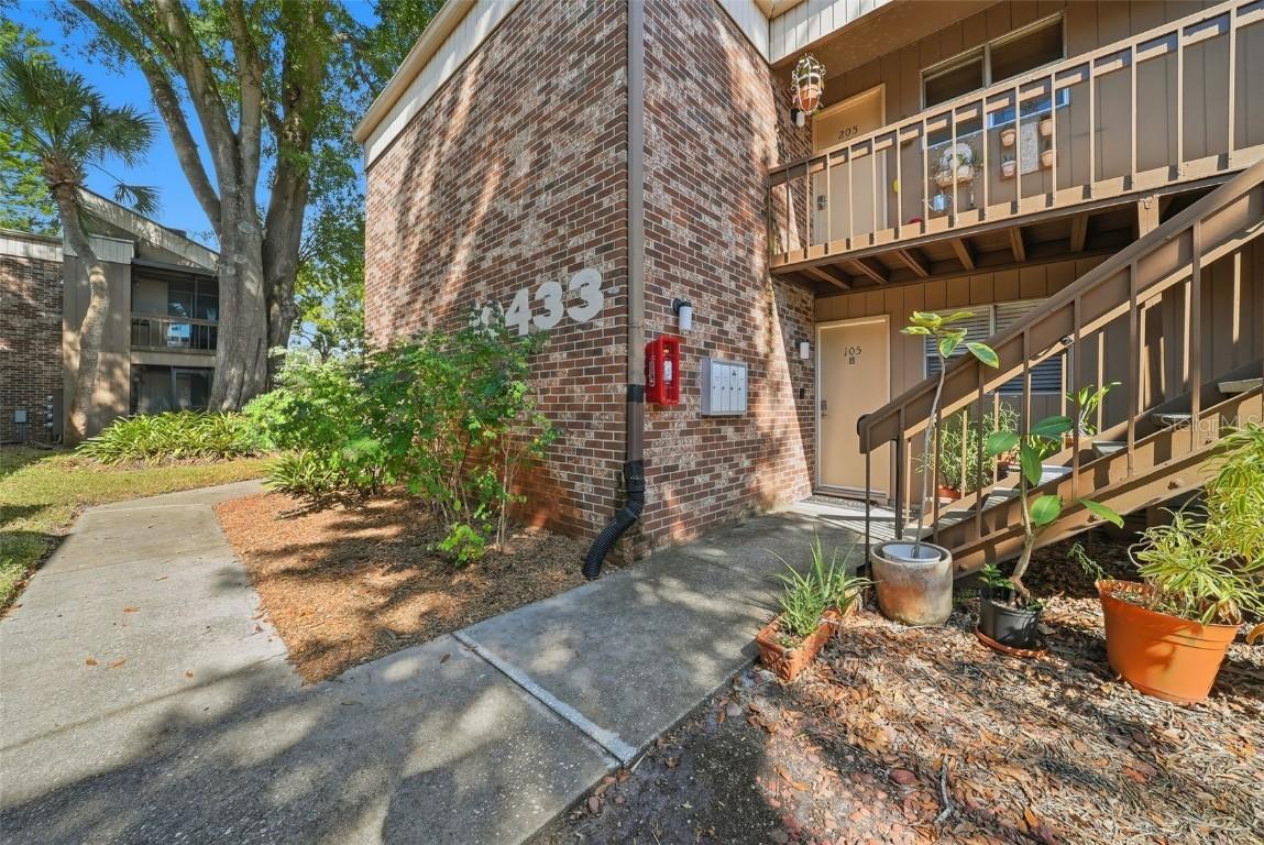 10433 Carrollbrook Ct. #105, Tampa, FL 33618