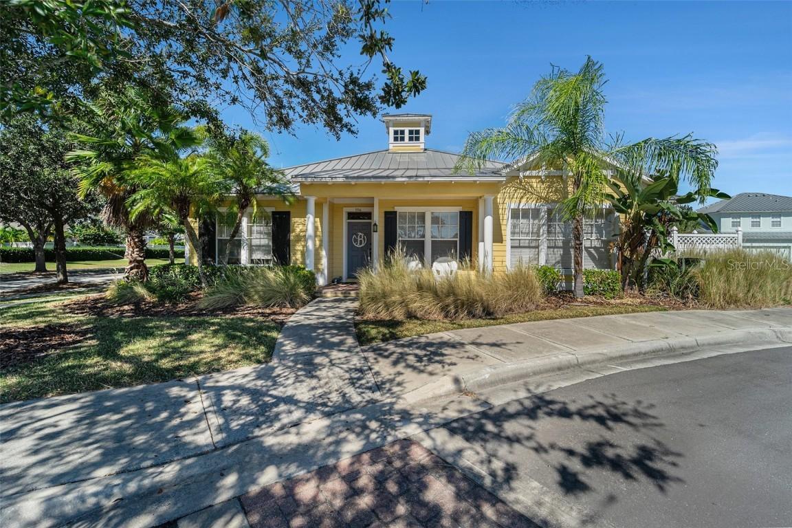 5516 Luminar Pointe Ln., Apollo Beach, FL 33572