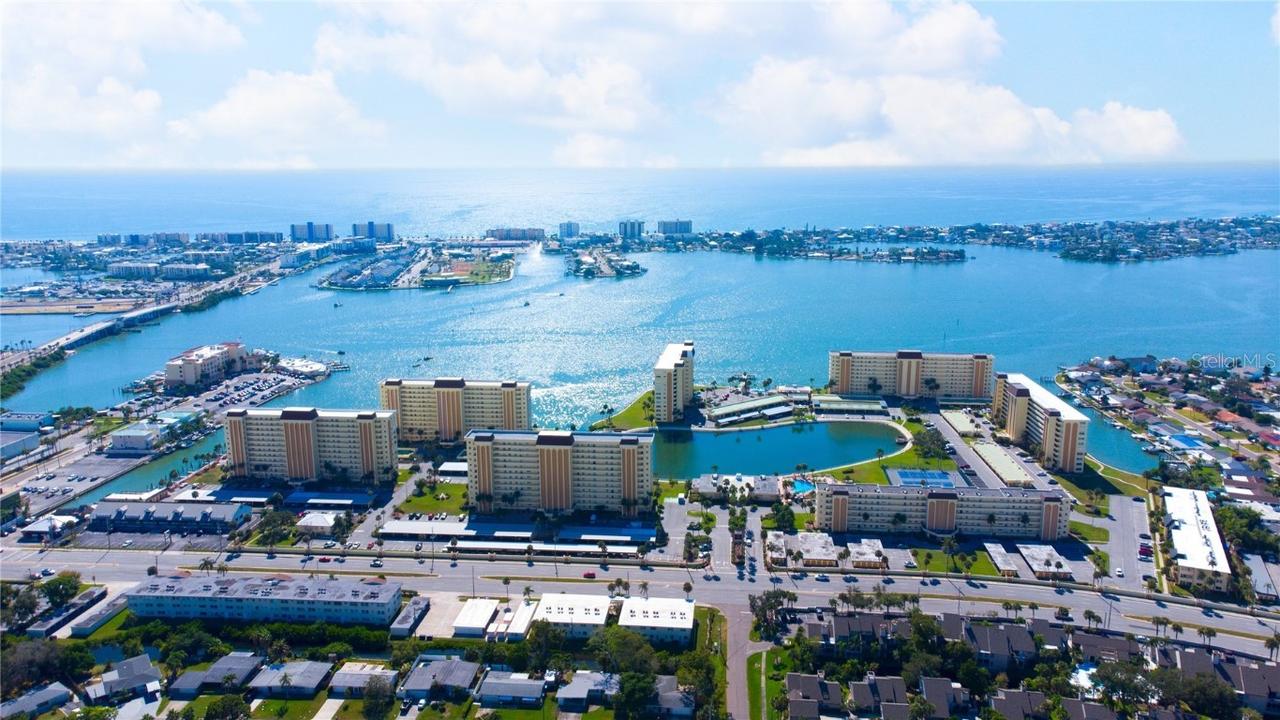 4725 Cove Cir. #207, St Petersburg, FL 33708
