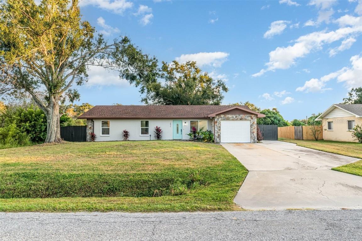 4616 34th Ave., Bradenton, FL 34208