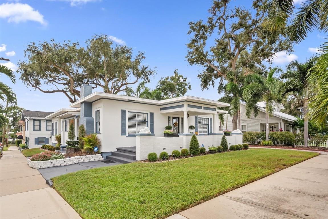 2402 N Ridgewood Ave., Tampa, FL 33602