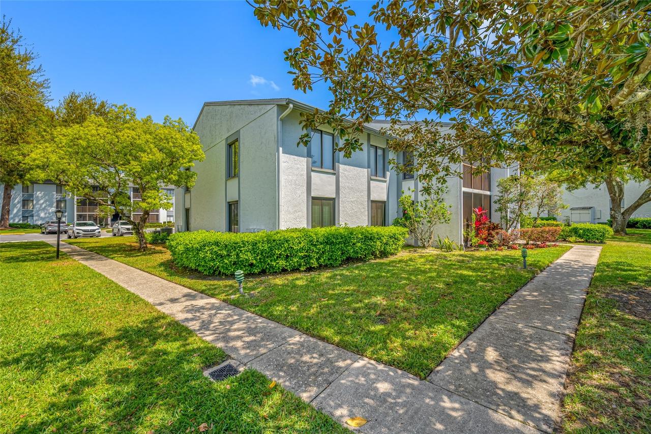 1345 Pine Ridge Cir. #C2, Tarpon Springs, FL 34688