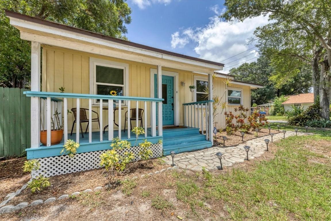 900 Beverly Ave., Largo, FL 33770