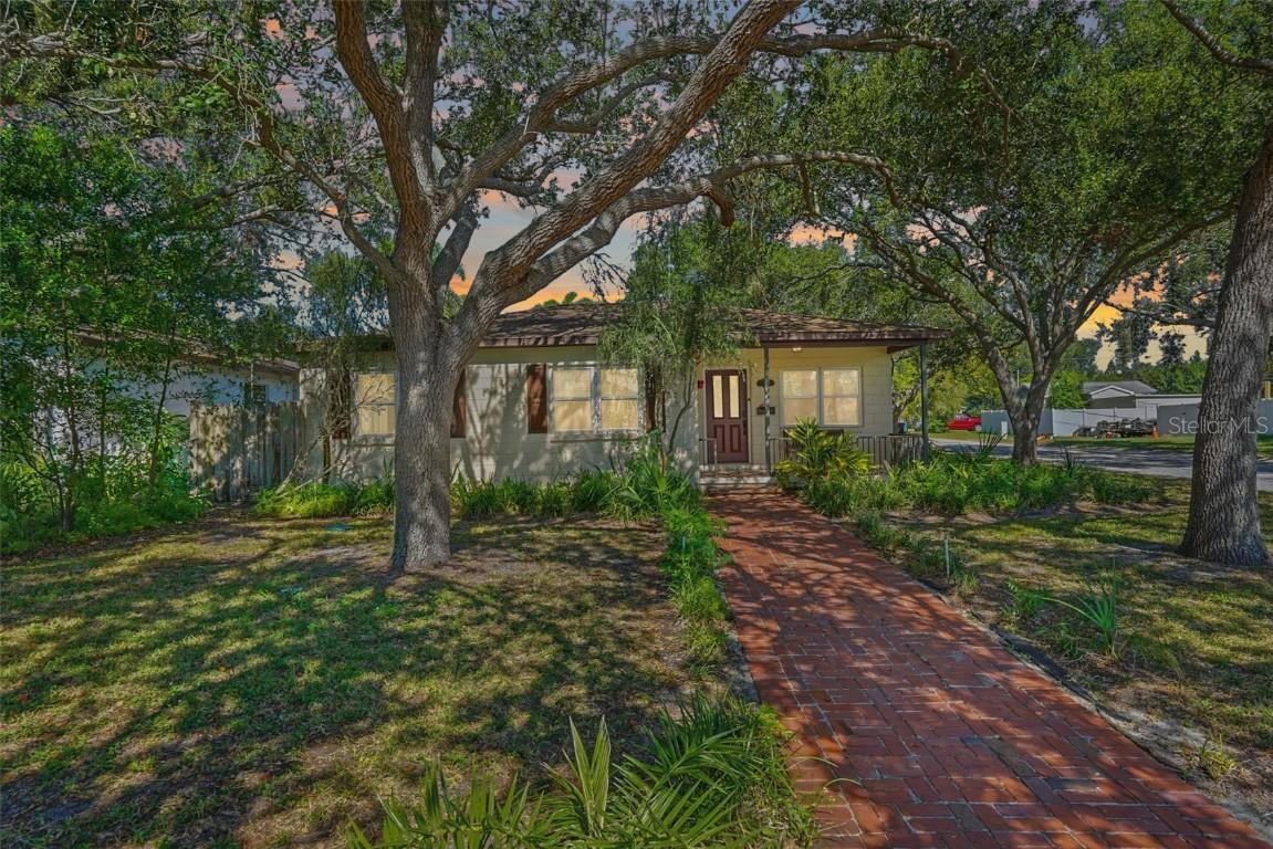 135 NW Monroe Cir., St Petersburg, FL 33702