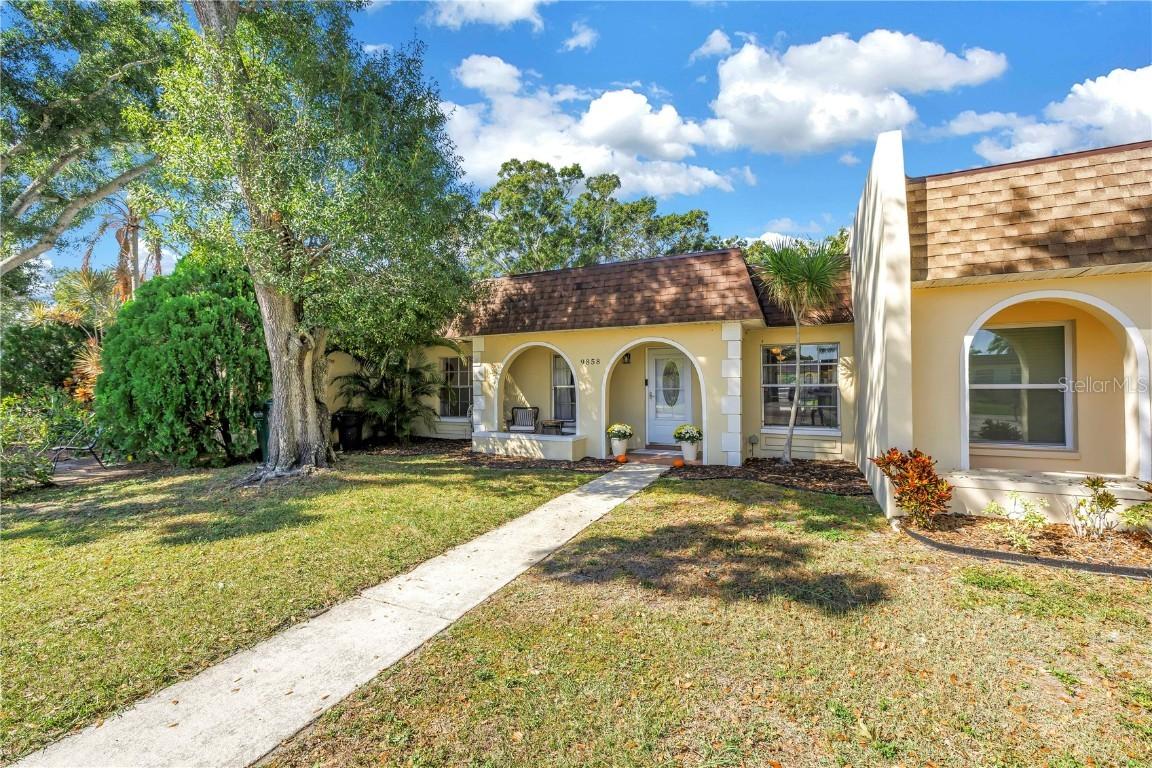 9858 83rd Way, Seminole, FL 33777