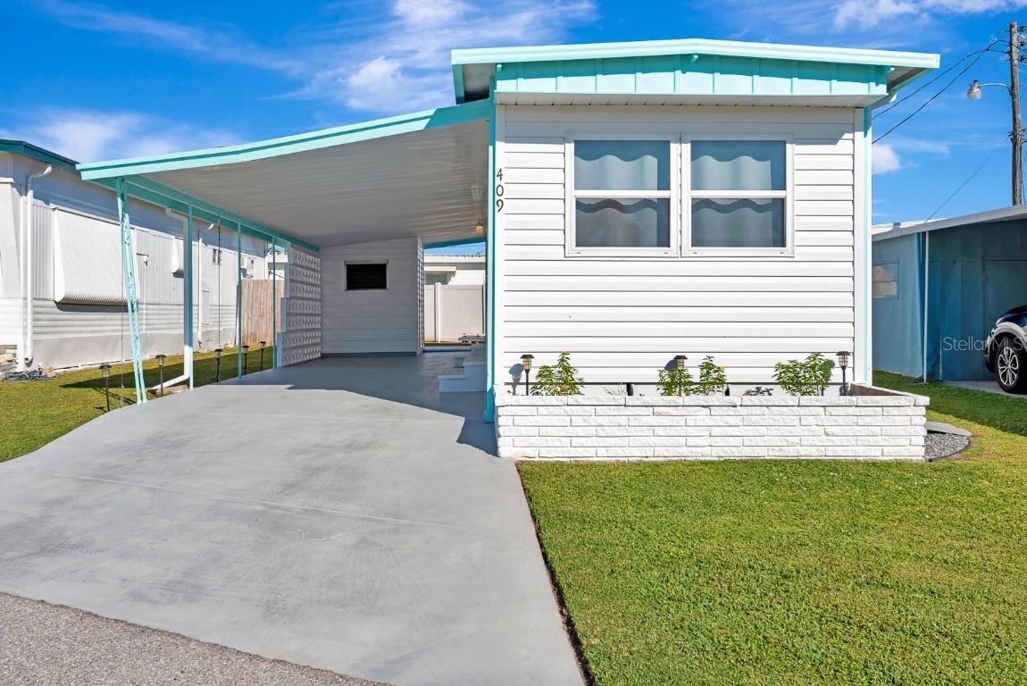 409 52nd Ave., Bradenton, FL 34207