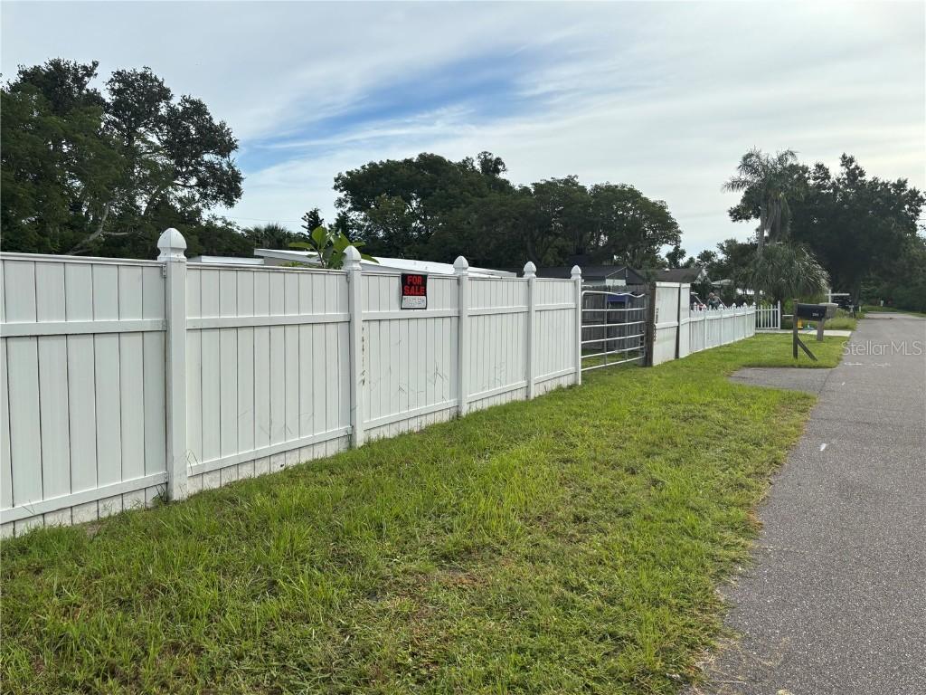 2193 20th Ave., Largo, FL 33774