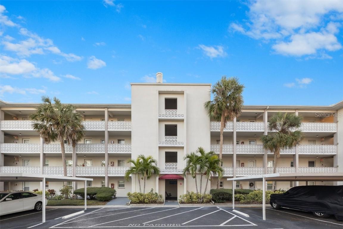 1524 Lakeview Rd. #305, Clearwater, FL 33756