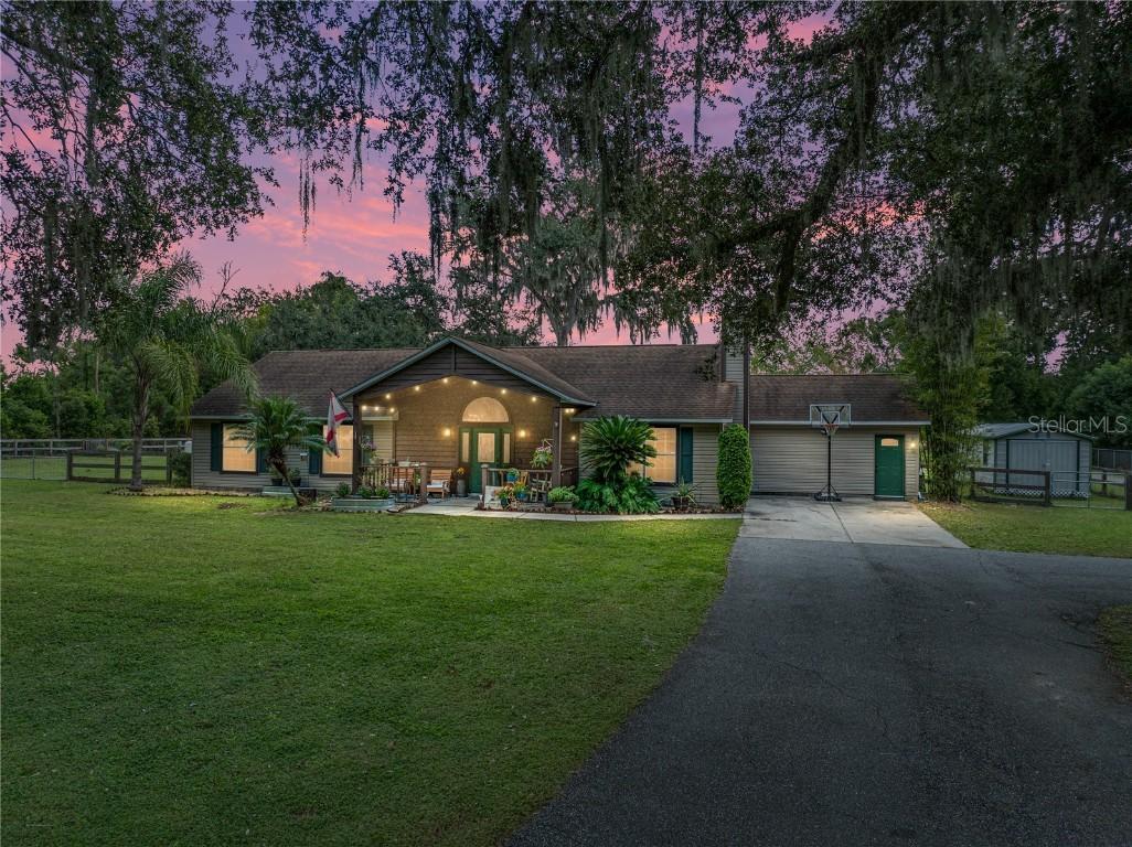 6748 16th St., Zephyrhills, FL 33542