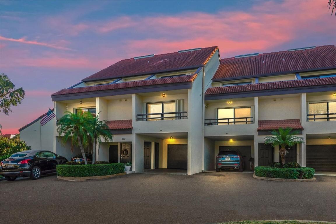 126 1st St. #102, Tierra Verde, FL 33715