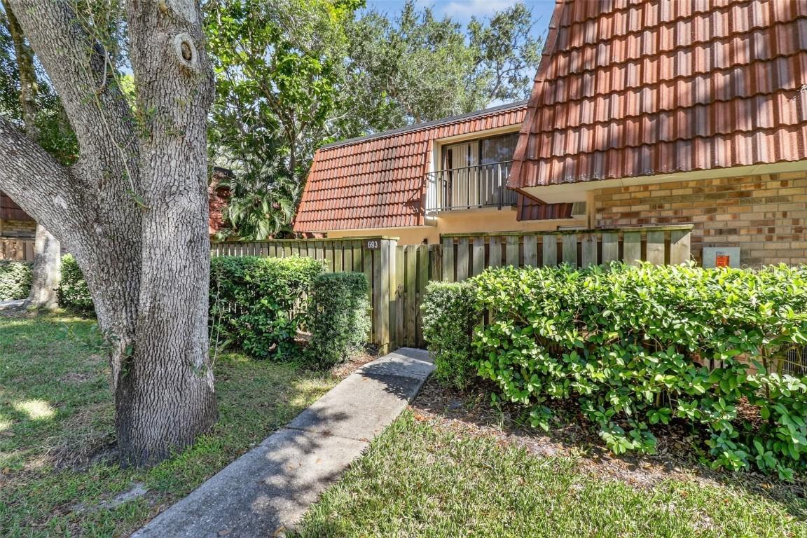 693 1st Ct., Palm Harbor, FL 34684