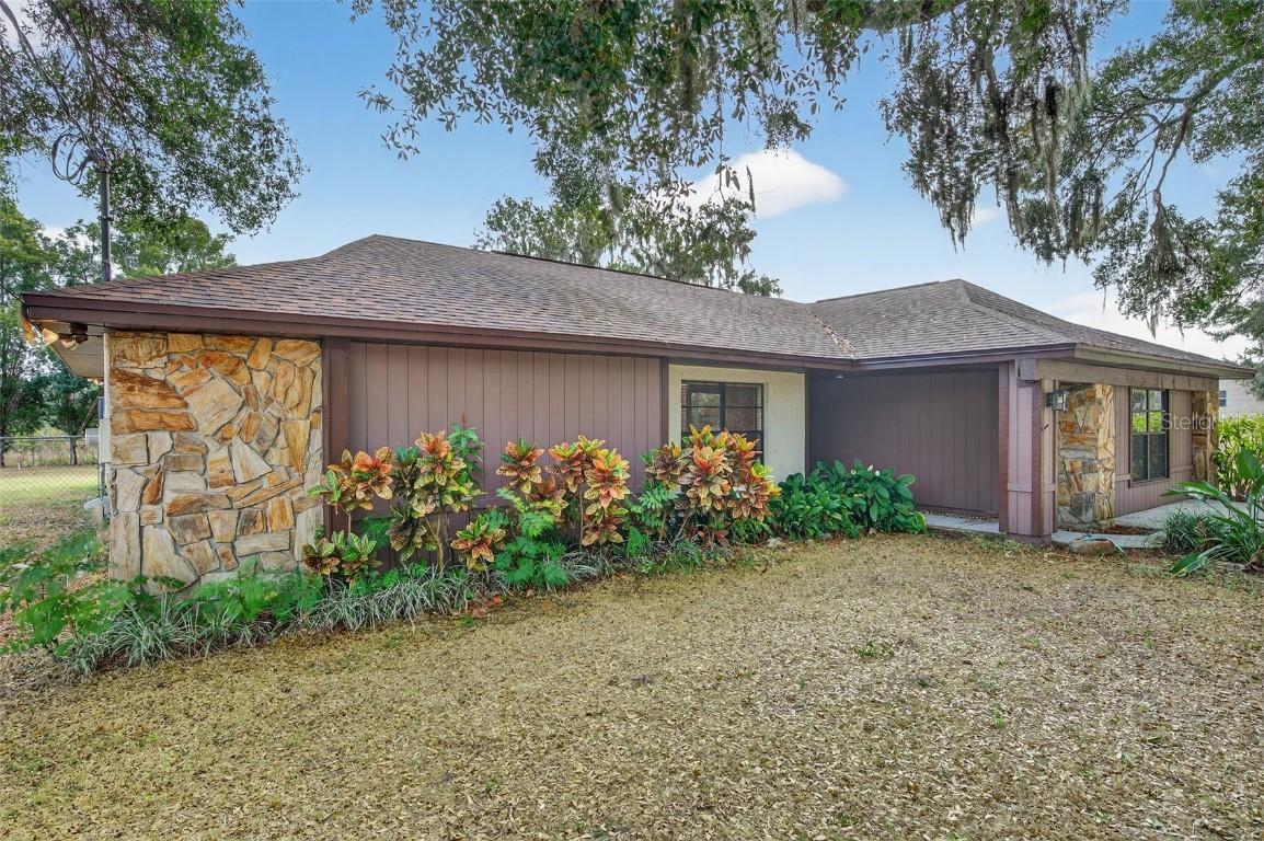 1825 Streetman Dr., Lithia, FL 33547