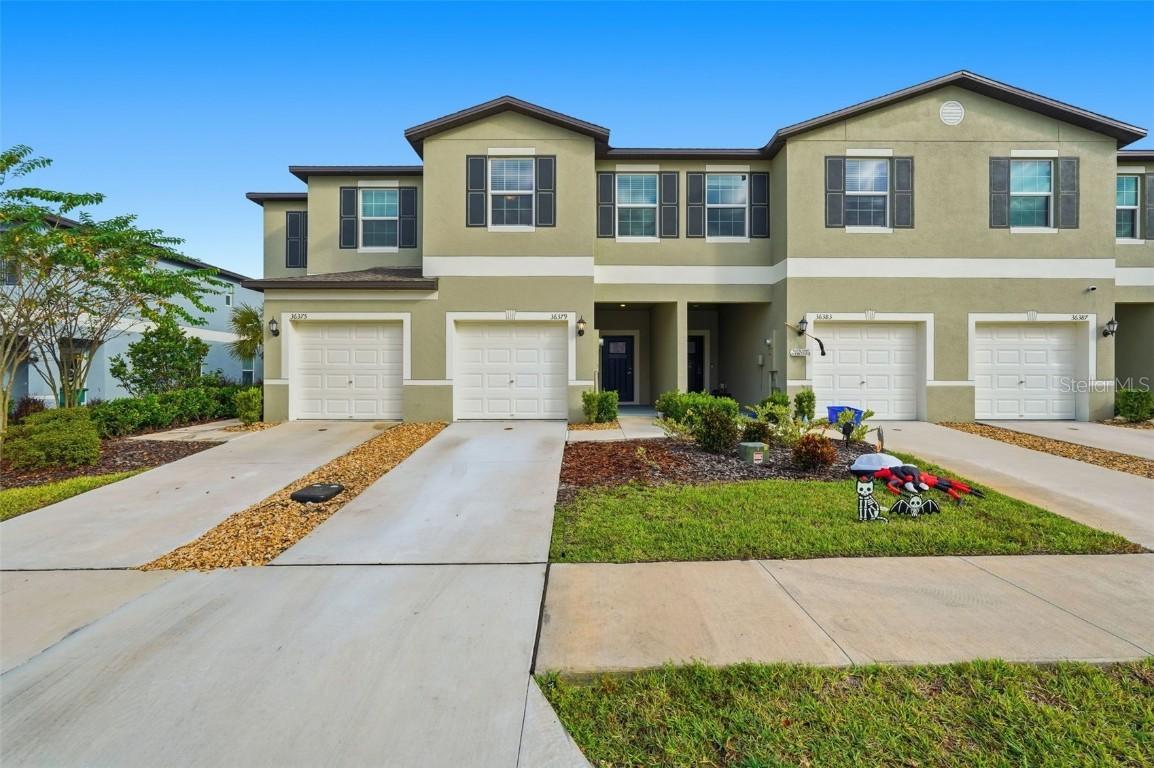 36379 Garden Wall Way, Zephyrhills, FL 33541