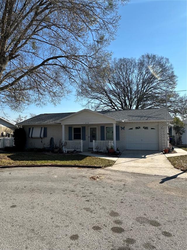 6130 17th St., Zephyrhills, FL 33542