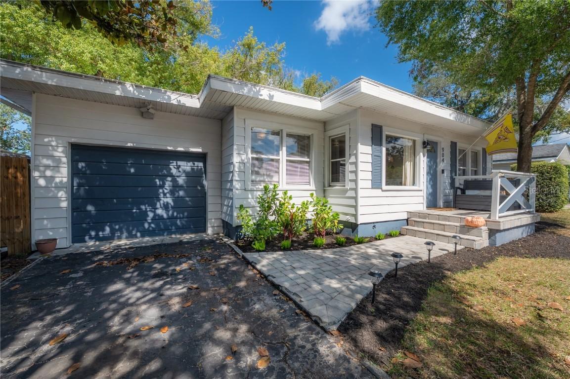 904 E Knollwood St., Tampa, FL 33604