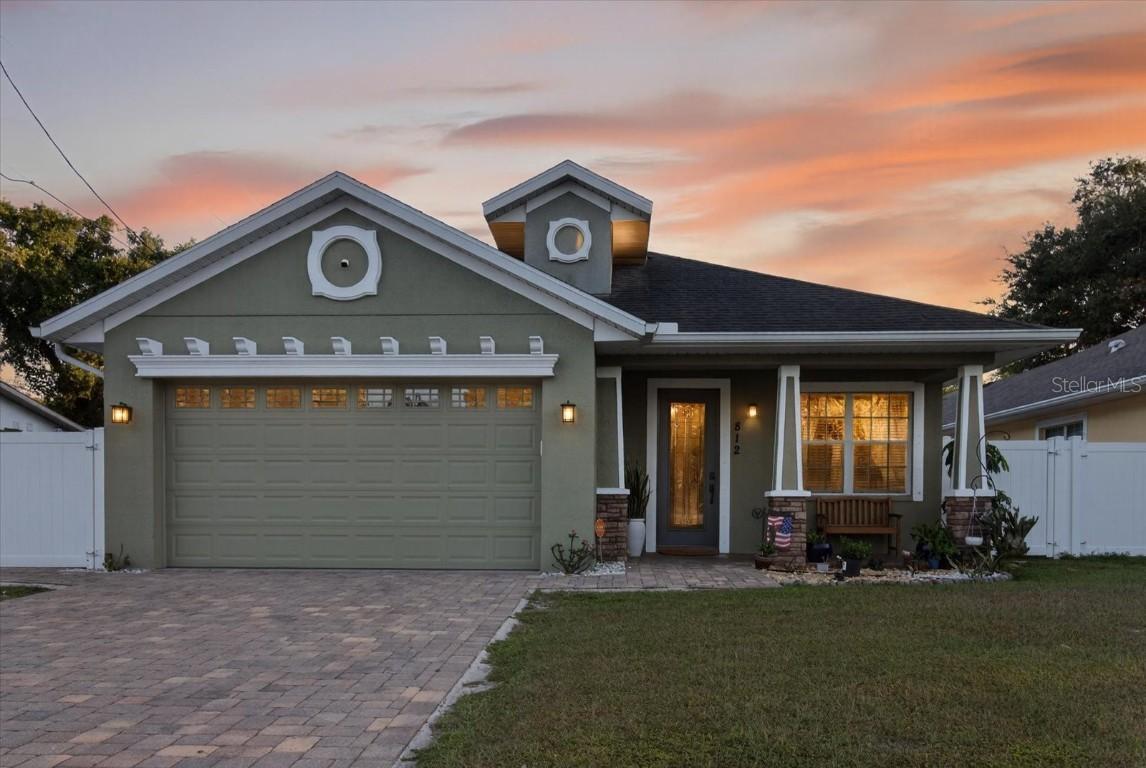 812 W Country Club Dr, Tampa, FL 33612