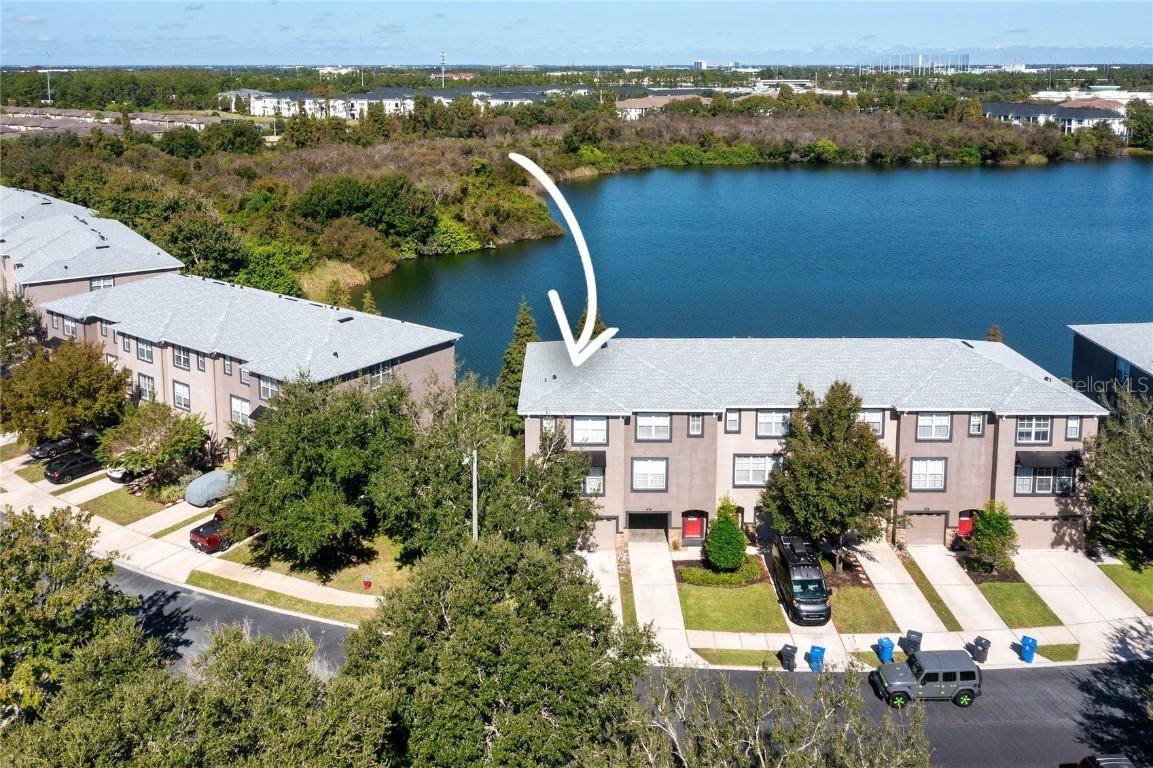 2435 Lexington Oak Dr., Brandon, FL 33511