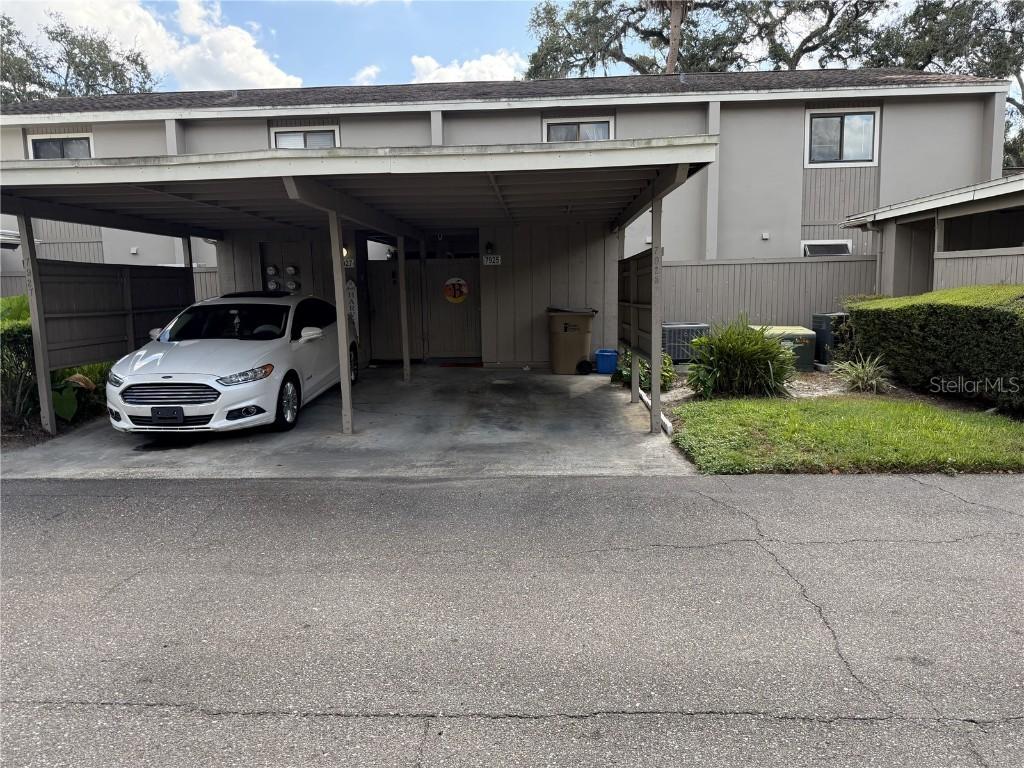 7925 Pine Dr. #33, Temple Terrace, FL 33637
