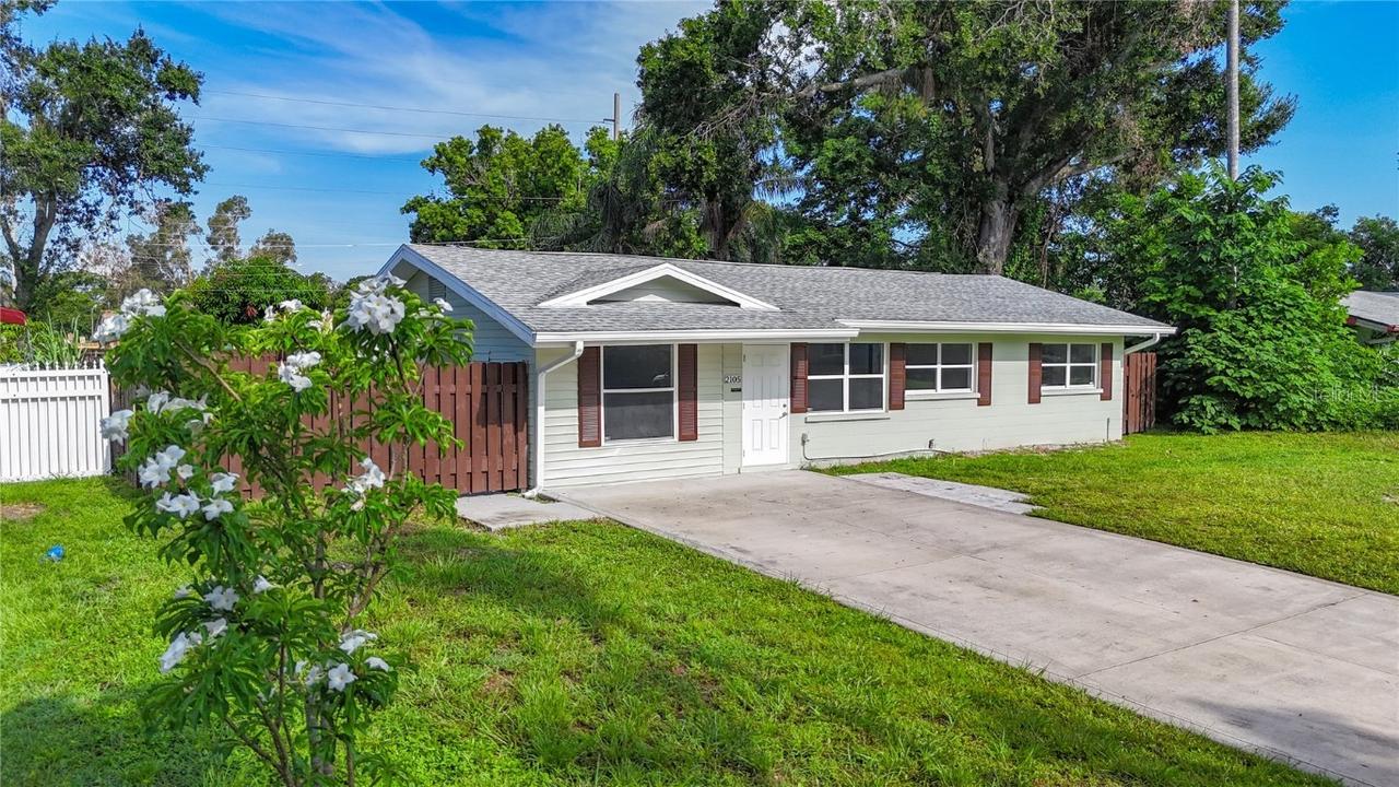 2105 N Allendale Ave., Sarasota, FL 34234
