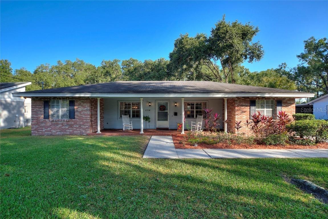 1104 E Cherry St., Plant City, FL 33563