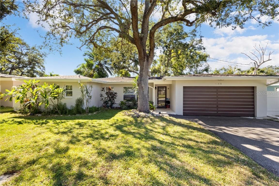 1010 Bay Breeze Ter., Largo, FL 33770