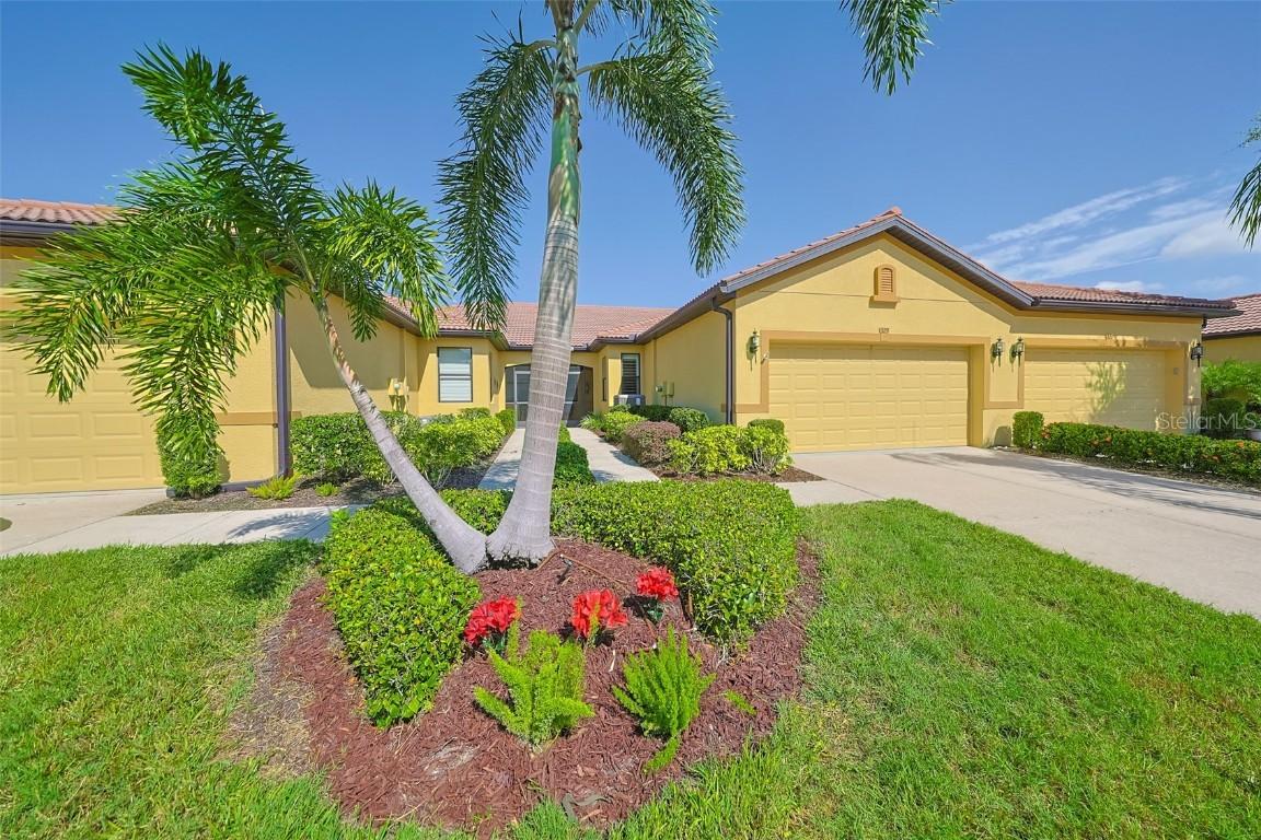 329 Bluewater Falls Ct., Apollo Beach, FL 33572
