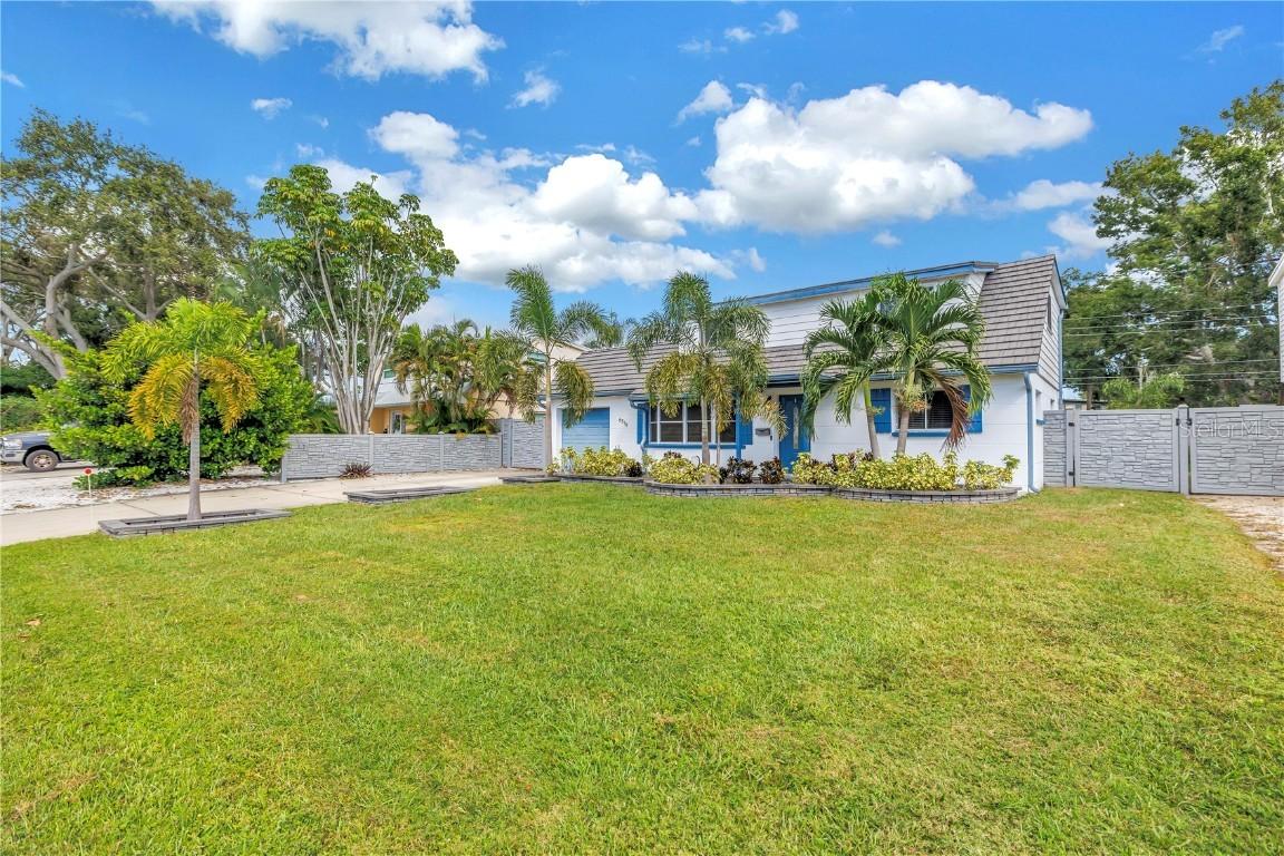 6519 27th Way, St Petersburg, FL 33702