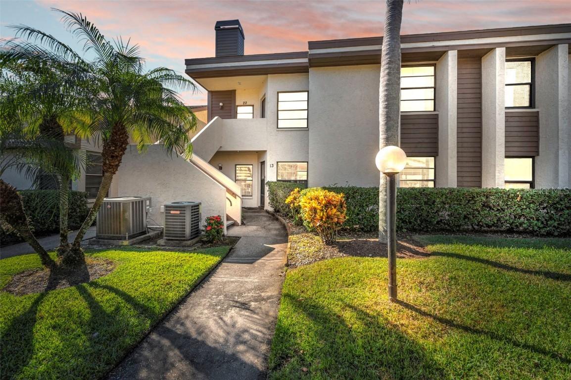 2850 Countrybrook Dr. #13, Palm Harbor, FL 34684