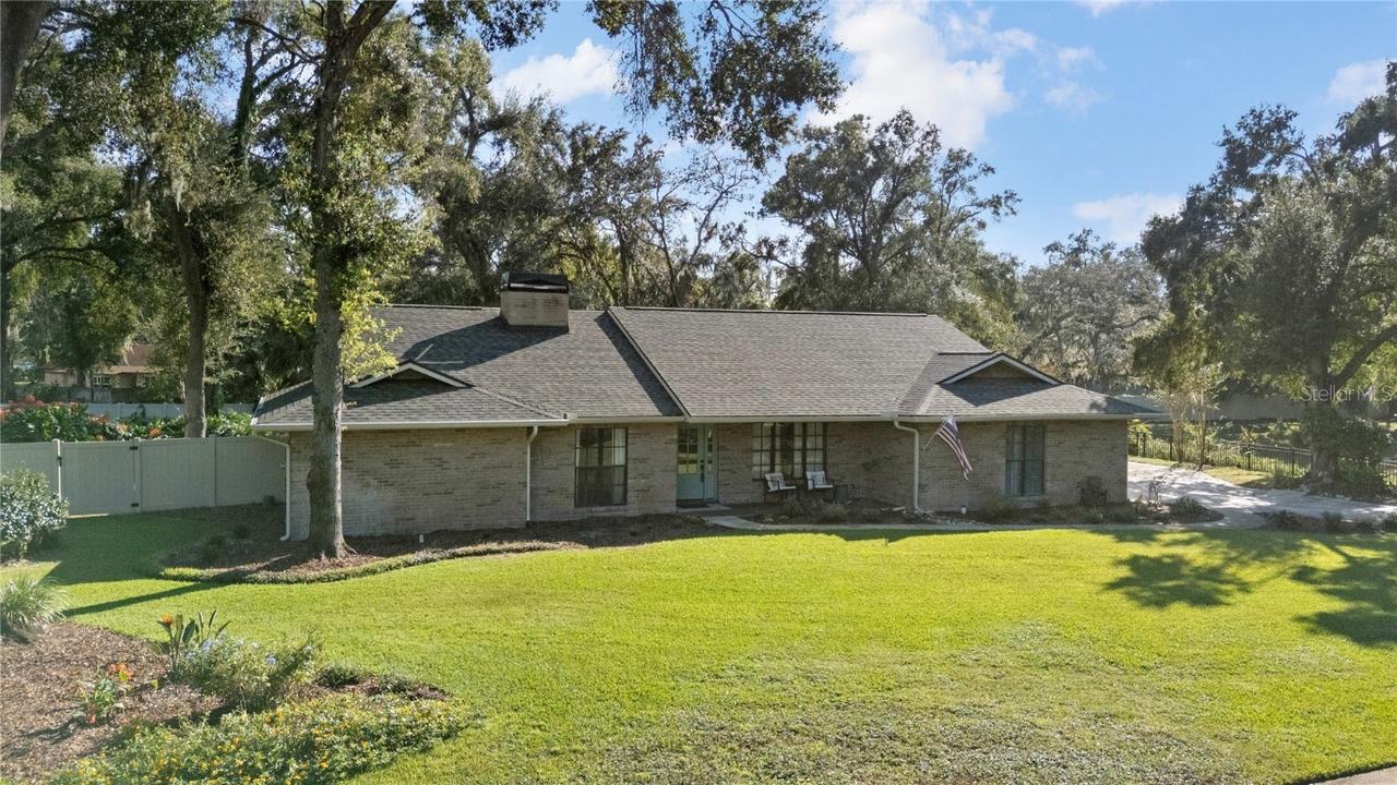 2941 Chelsea Woods Dr., Valrico, FL 33596