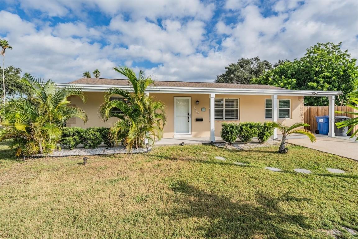 1565 Connecticut Ave., St Petersburg, FL 33703