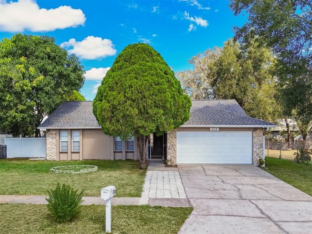 512 Mahogany Dr., Seffner, FL 33584