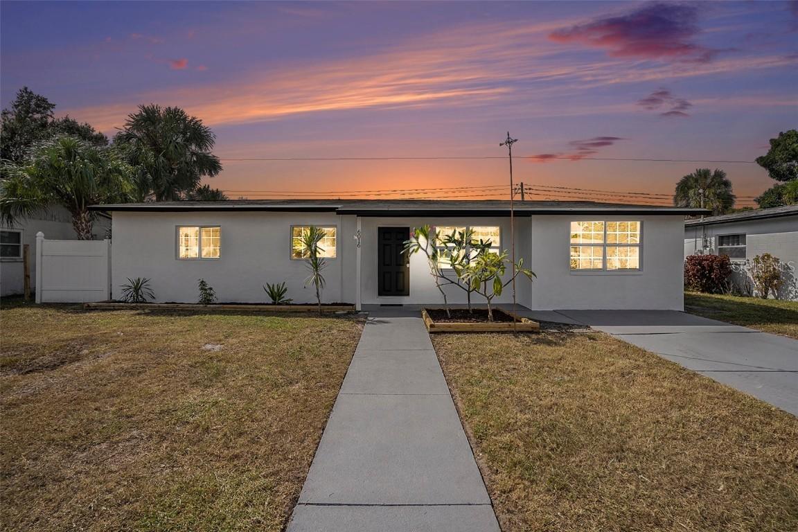 6016 Ambassador Dr., Tampa, FL 33615