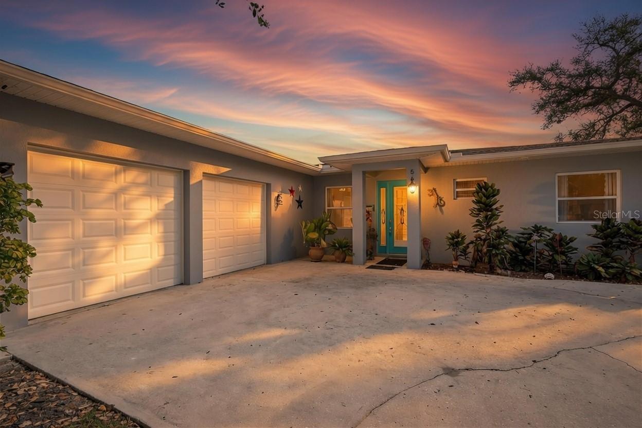 5619 25th St., Bradenton, FL 34207