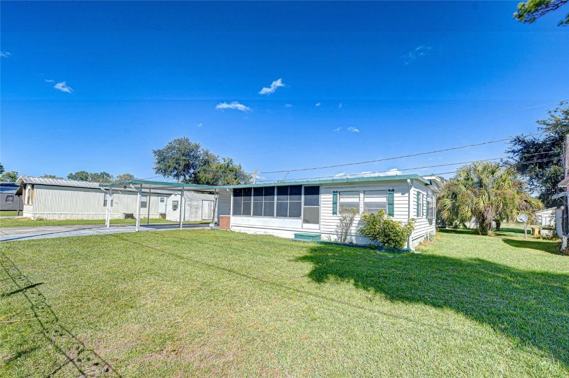 39153 Hillcrest Dr., Zephyrhills, FL 33542